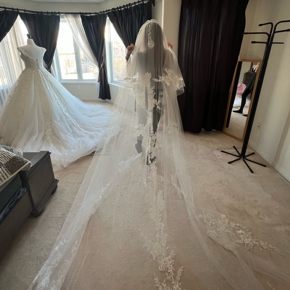 WEDDING VIEL - Picture 11 of 15